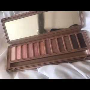 Naked 3 eyeshadow palette
